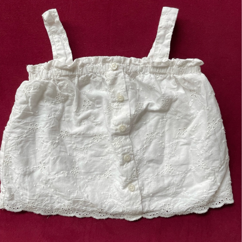 Gap eyelet toddler top size 3